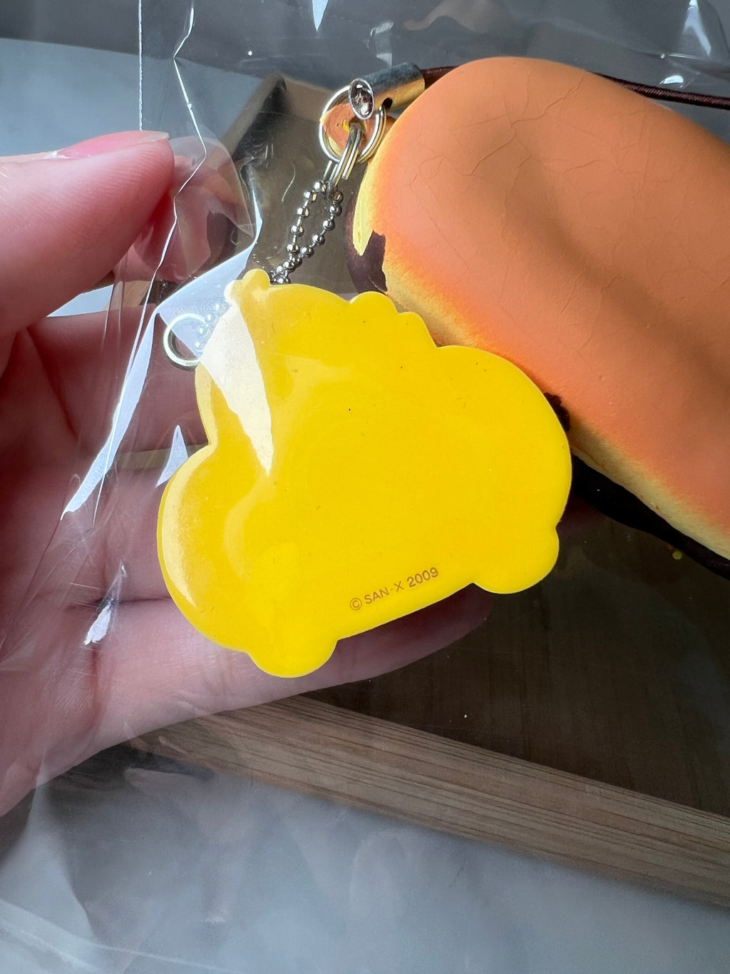 2009 San-X Kiiroitori strawberry car rubber charm copyright detail