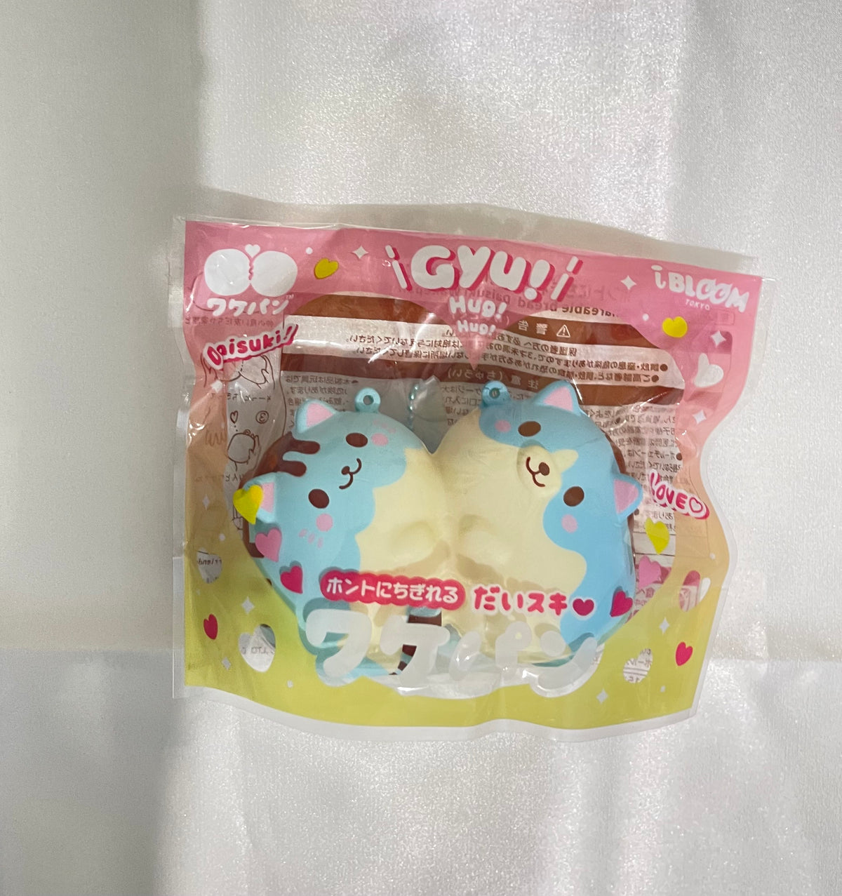 iBLOOM Daisuki Wakepan Mint & Chocolat cat and dog pancake squishy charm